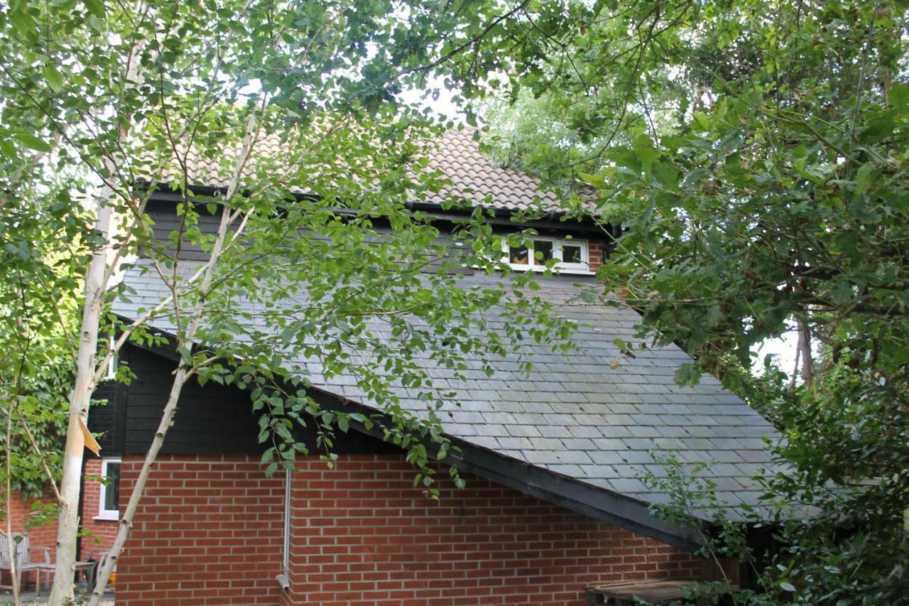 Pear Tree House Studio 伊利 外观 照片